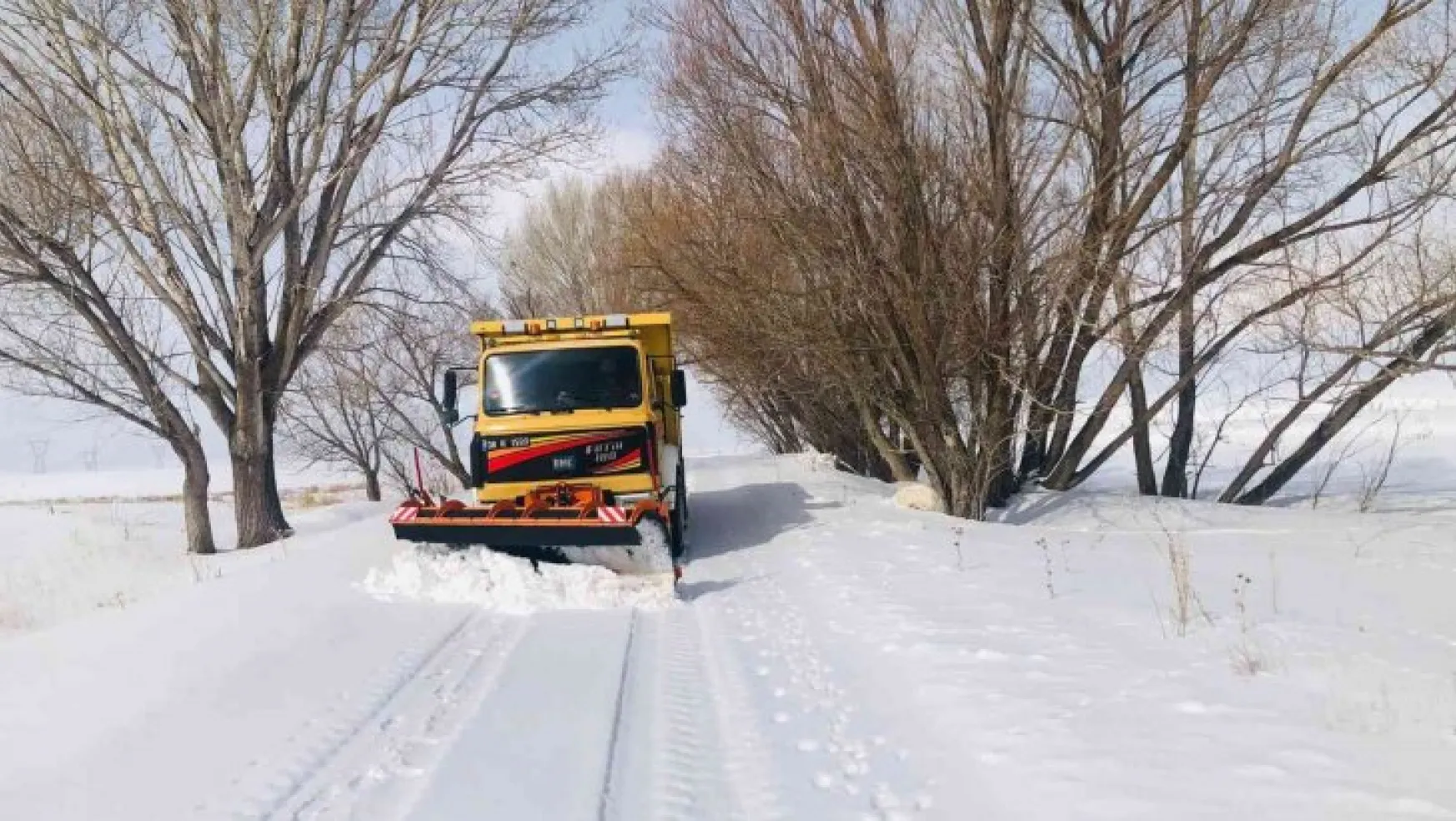 Bünyan'da karla mücadele sürüyor