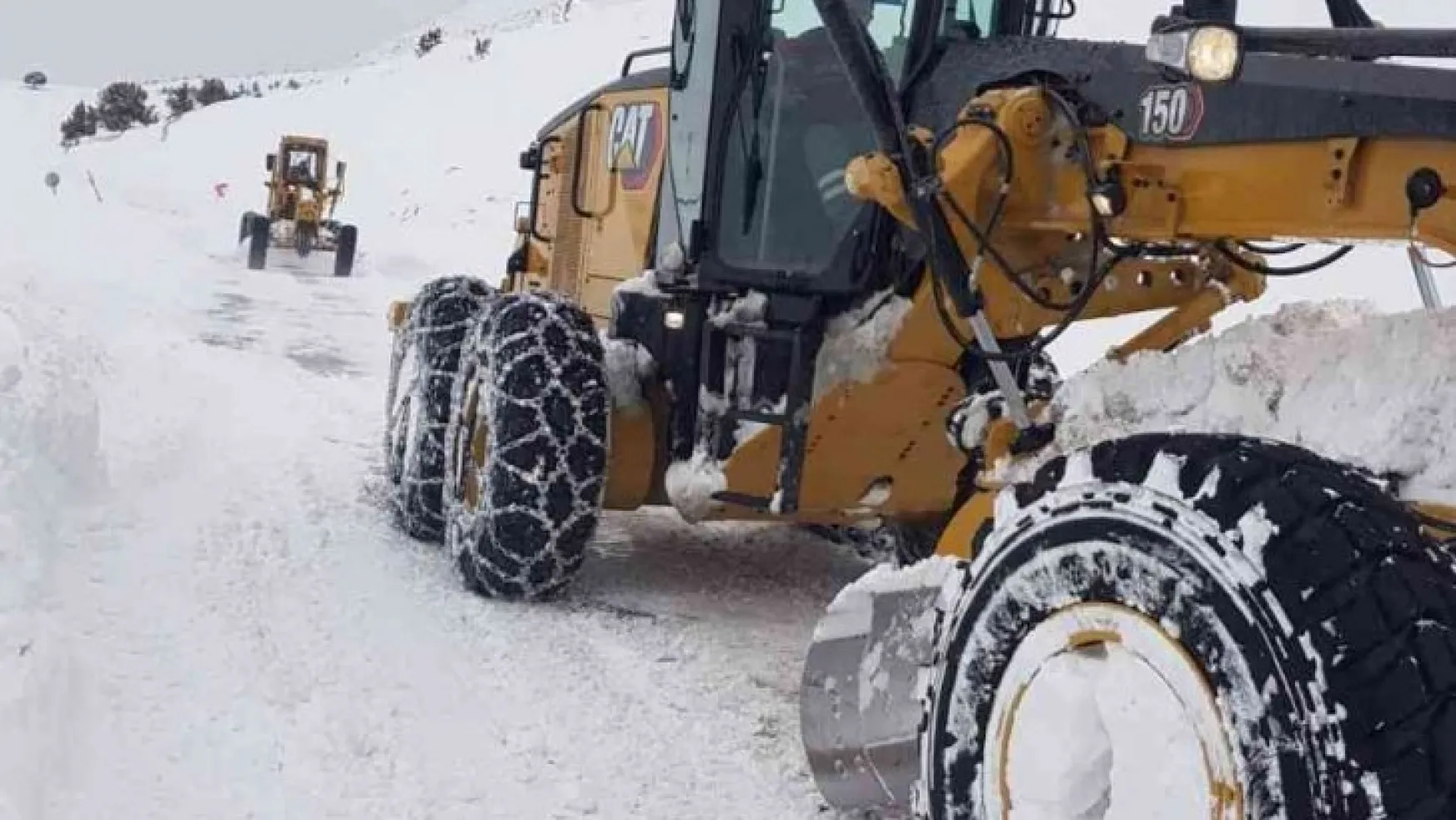 Büyükşehir'den en ücra bölgelerde bile karla mücadele çalışması