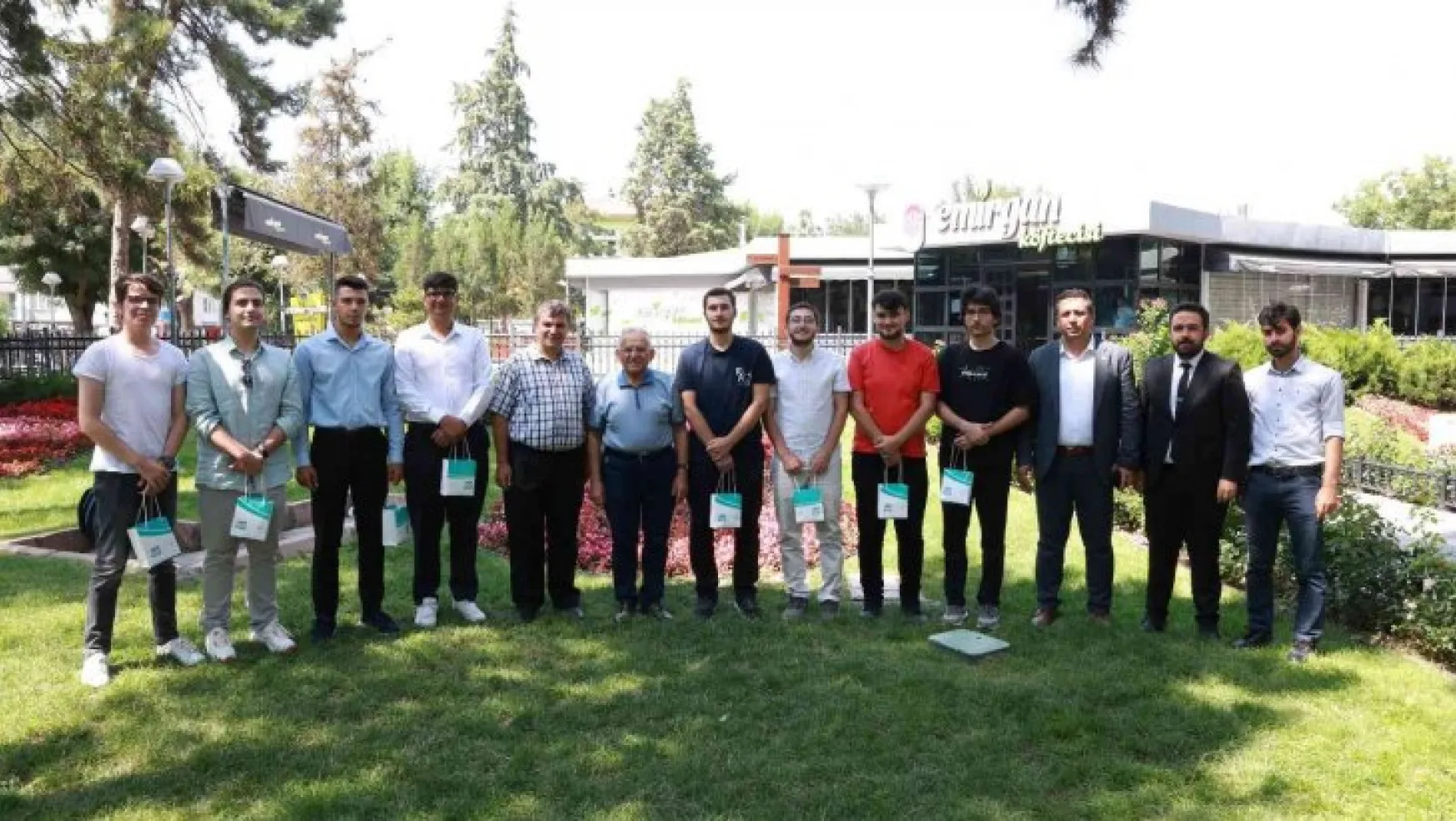 Büyükşehir'in Talas Gençlik Merkezi, YKS'de üstün başarı gösterdi