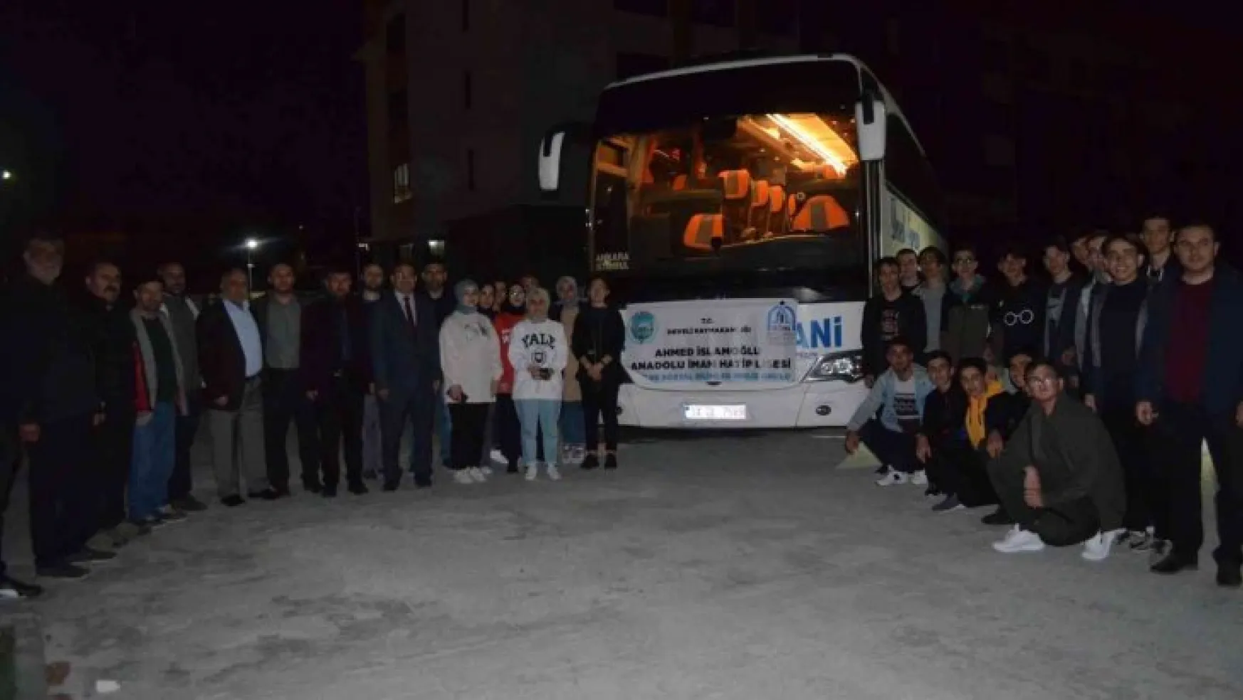 Develi'de başarılı lise öğrencileri İstanbul Kampı'na gitti