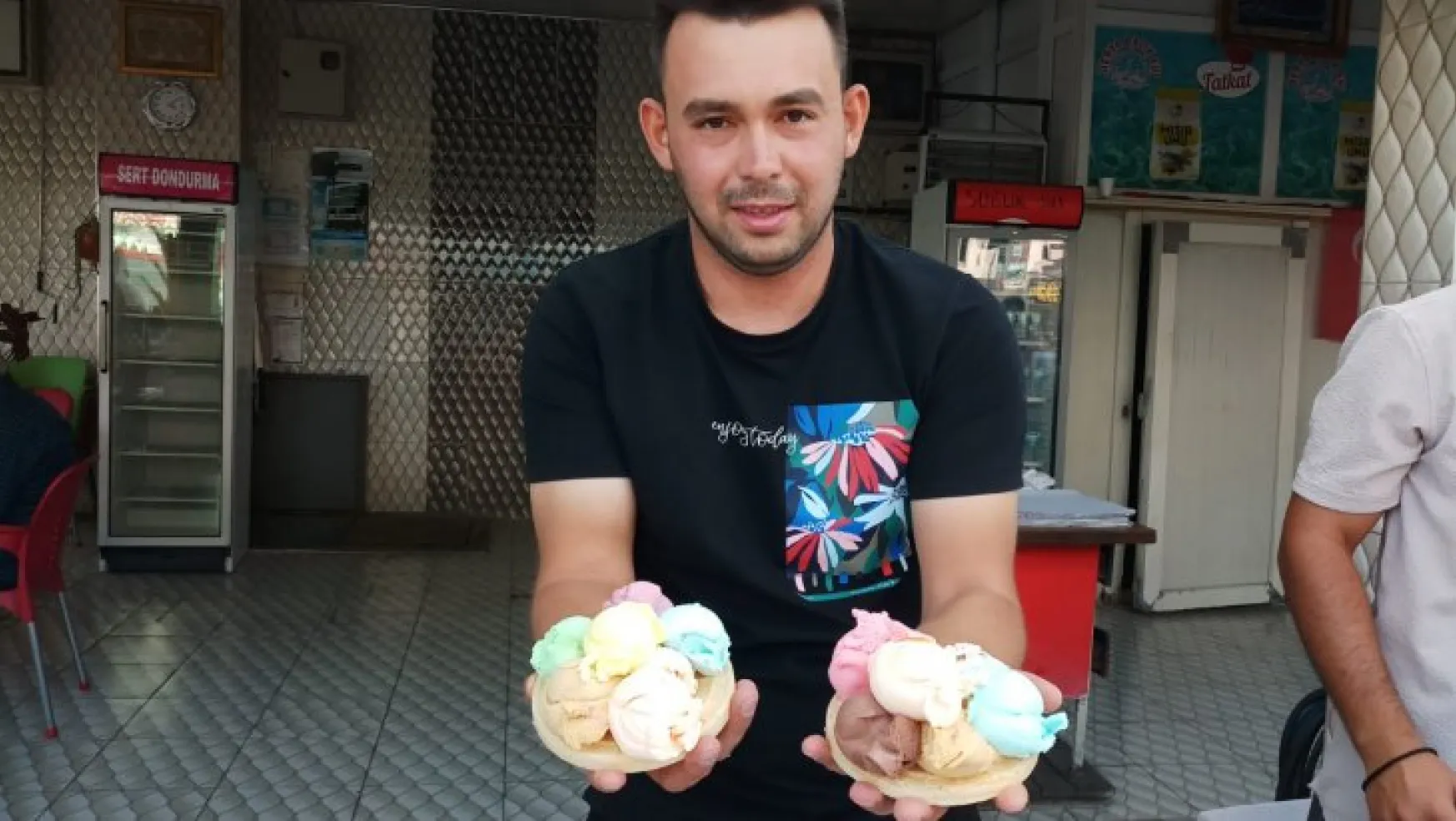 Dondurmacı Serkan Hasyüncü: 'Sıcaklara rağmen beklenilen satışı yapamıyoruz'