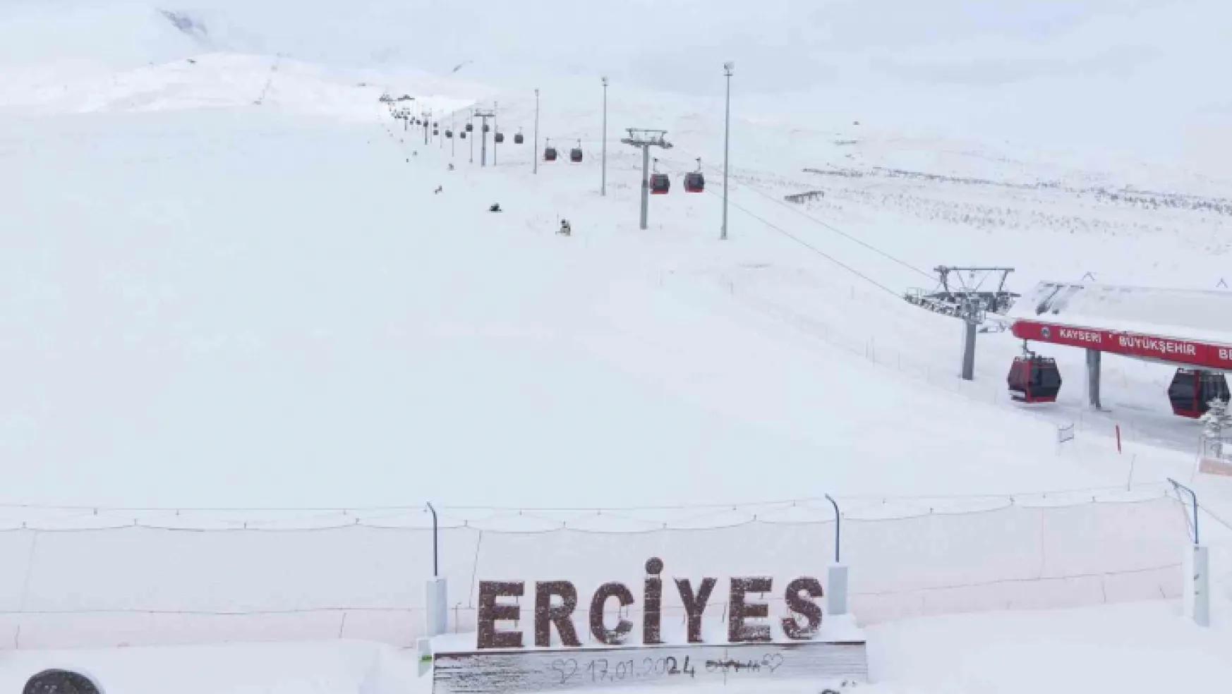 Erciyes'te kar kalınlığı 110 santimetreye ulaştı