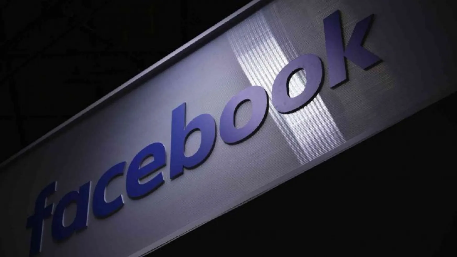Fransa'dan Google ve Facebook'a toplam 210 milyon euro para cezası