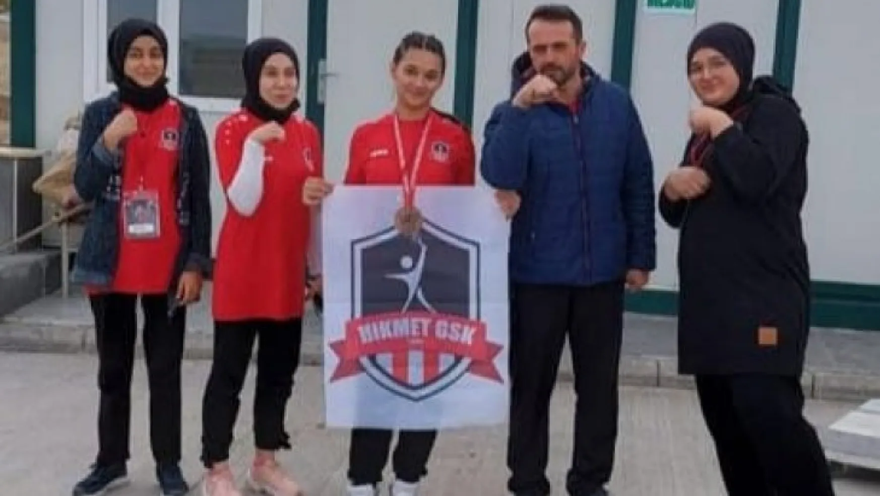 Hikmet Spor Kulübü bilek güreşinde Türkiye üçüncüsü oldu