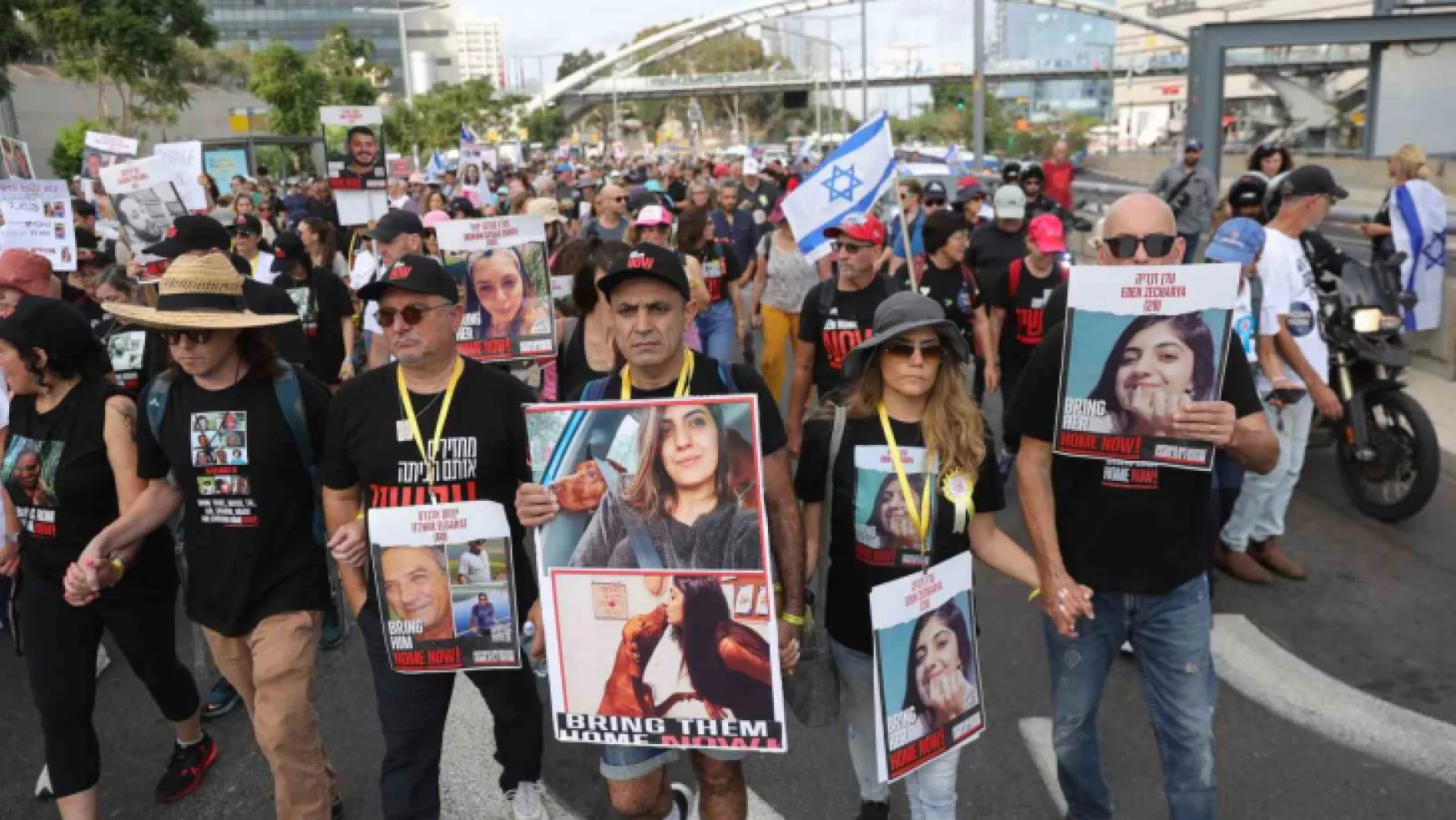 İsrailli esirlerin aileleri Tel Aviv'den Kudüs'e 5 günlük yürüyüş başlattı
