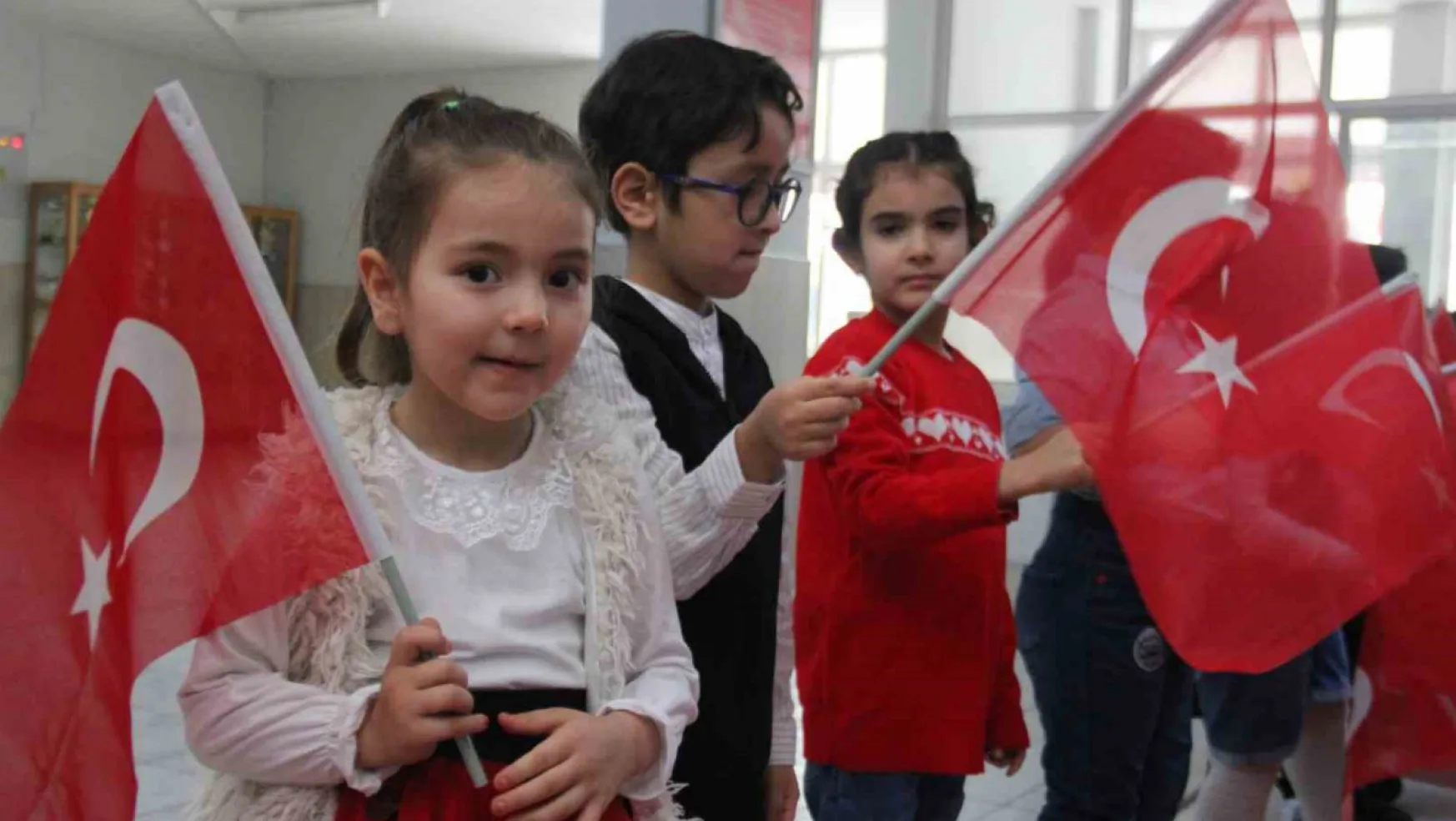 Kayseri'de 323 bin öğrenci karne aldı
