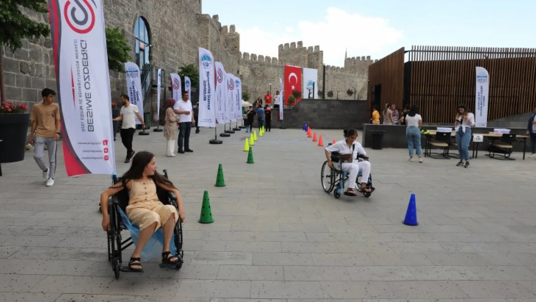 Kayseri'de engelli vatandaşları anlamak adına 2'inci Empati Parkuru kuruldu