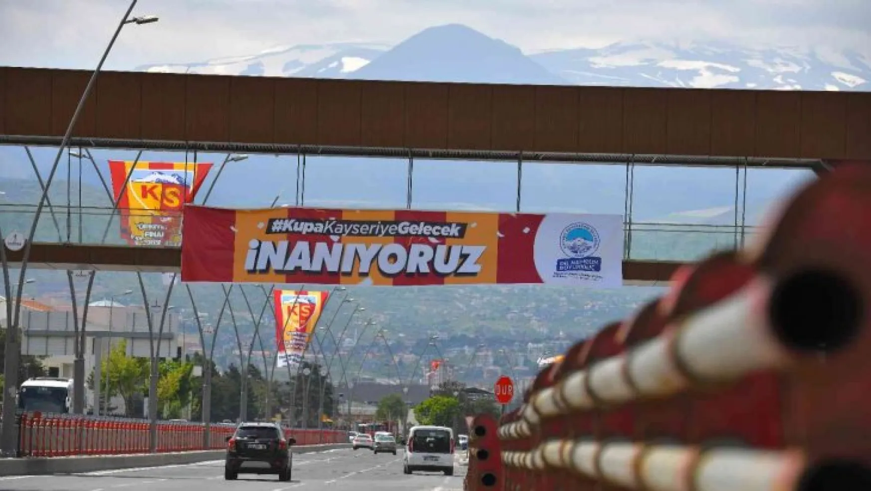 Kayseri'de final maçı için pankartlar asıldı