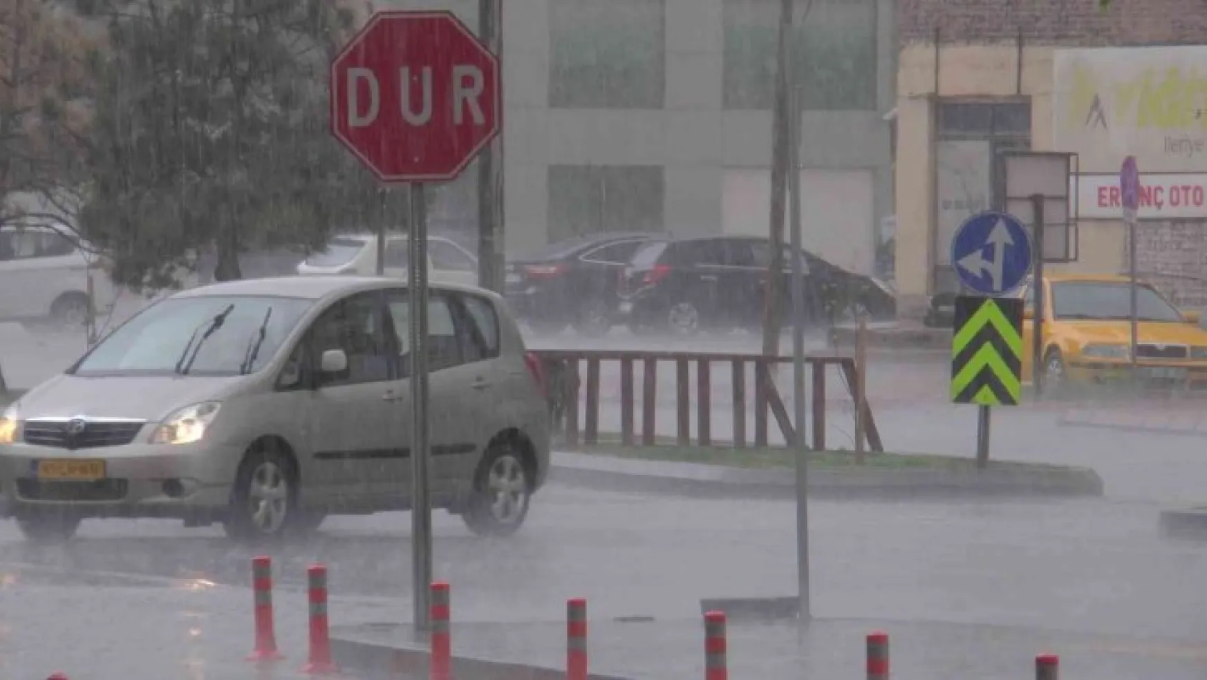 Kayseri'de sağanak yağış etkili oldu