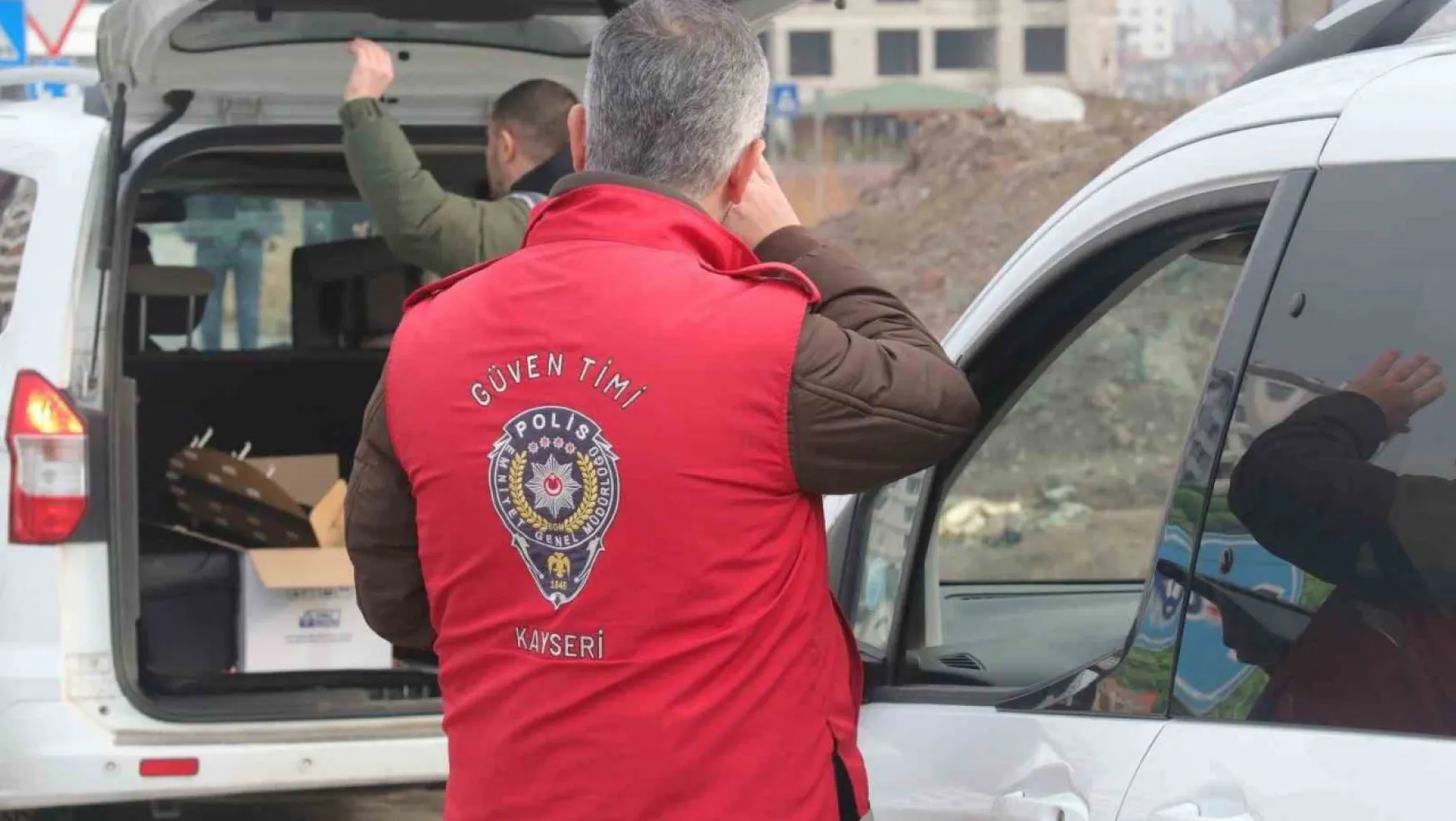 70 Polisle 741 şahıs  'Dar Alan'da sorgulandı