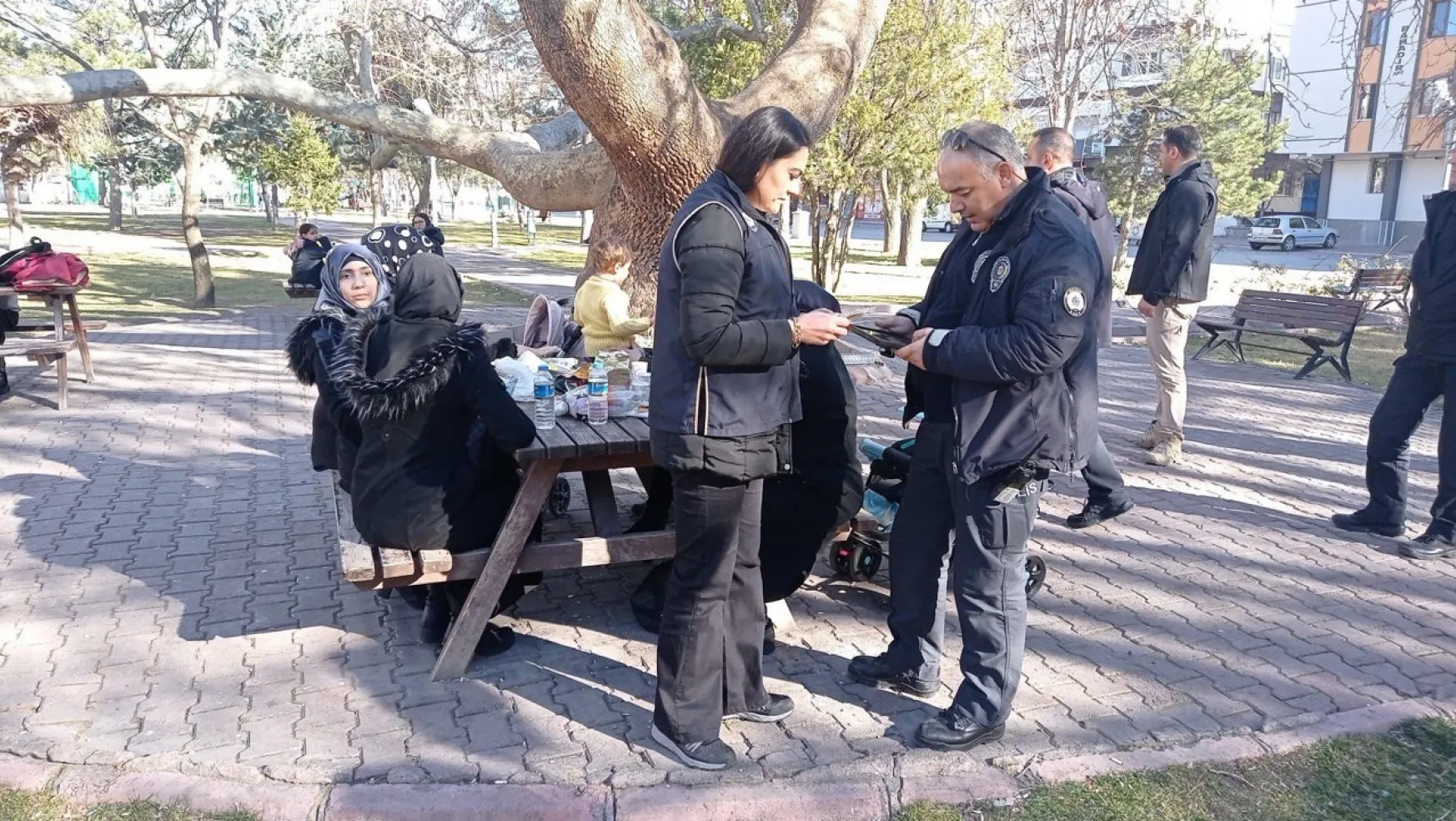Kayseri polisinden 'düzensiz göç ve huzur' uygulaması: Bin 121 şahıs sorgulandı