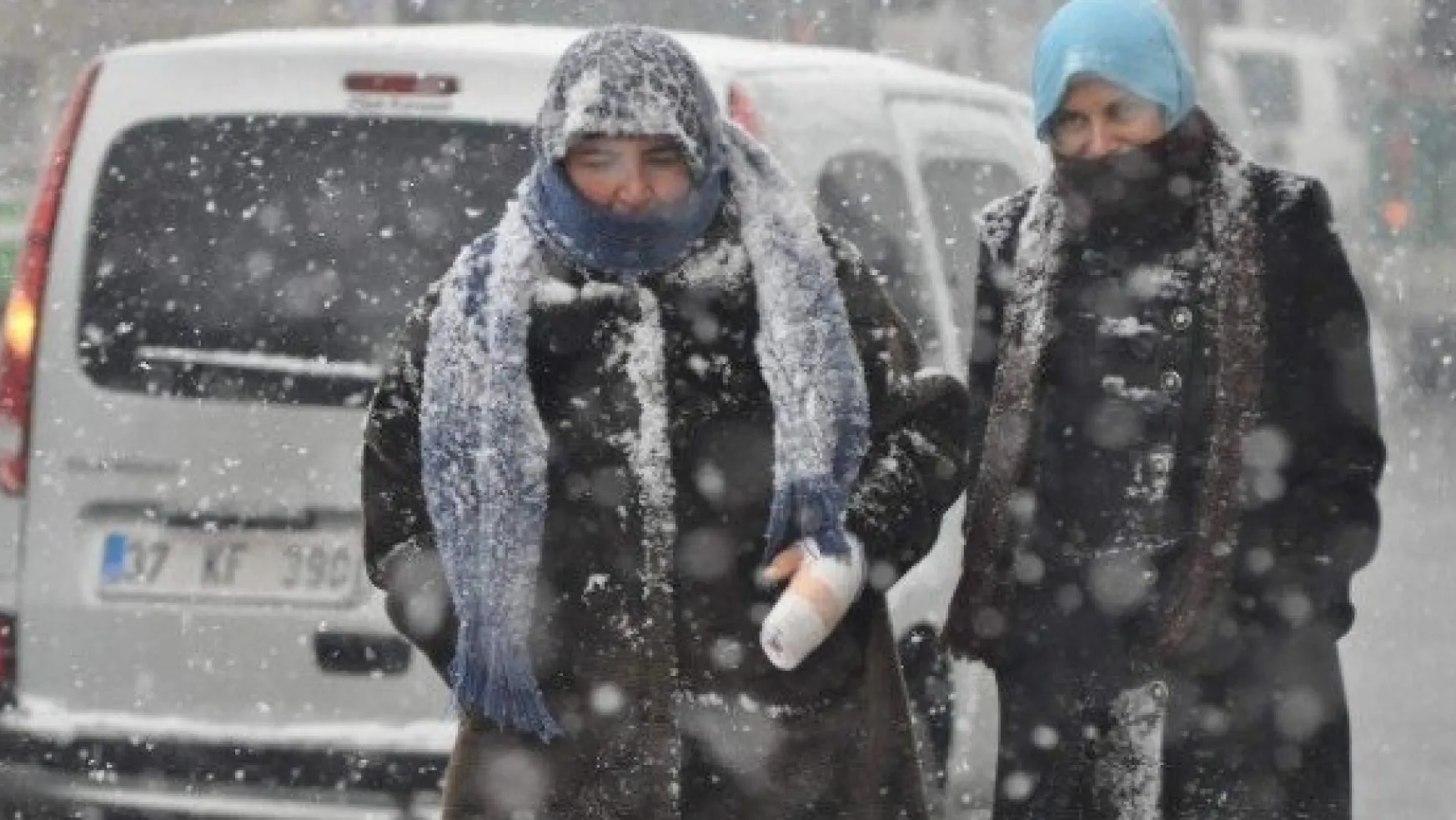 Kayseri'de Kar Yağdı, 57 Kişi Hastanelik Oldu