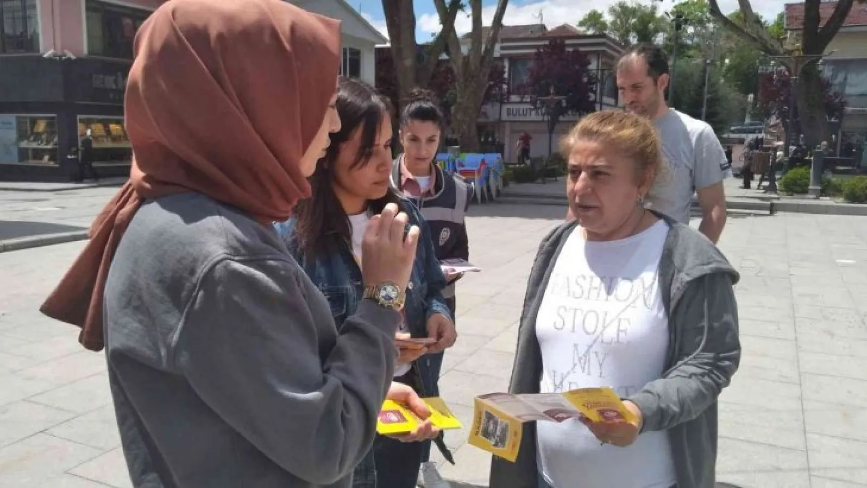 Kırşehir'de narkotik polisi halkı bilgilendirdi