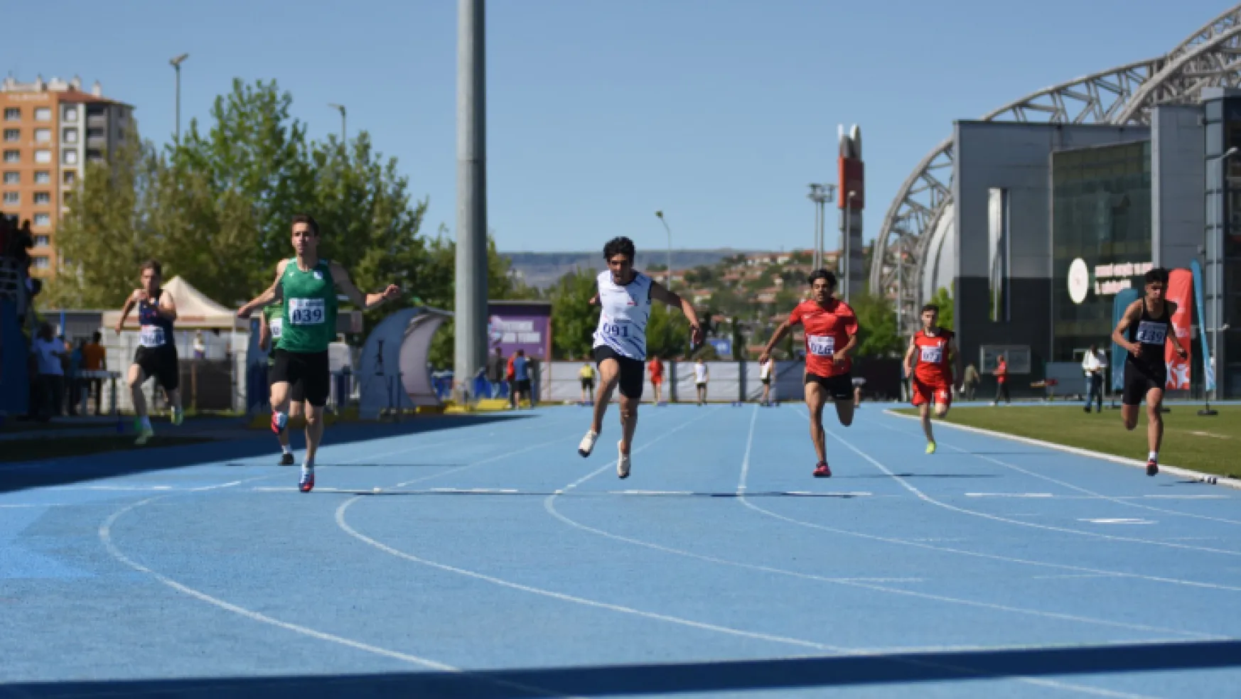 Liselerarası Türkiye Atletizm Şampiyonası Kayseri'de yapılıyor