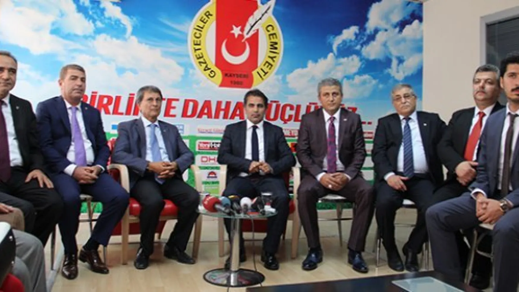 MHP'li adaylardan gazeteciler cemiyetine ziyaret