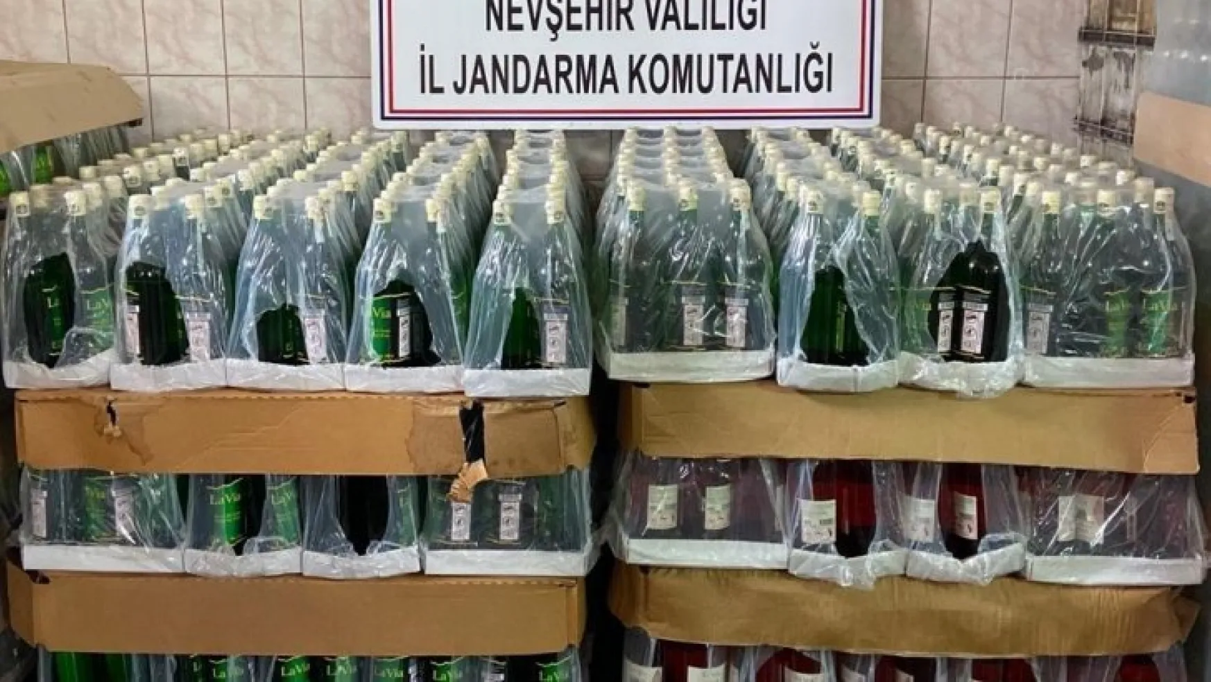 Nevşehir'de satışa hazır 732 şişe kaçak şaraba el konuldu