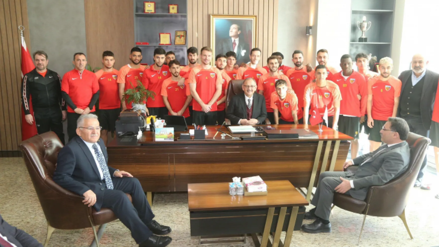 Onursal Başkan Mehmet Özhaseki'den Kayserispor'a ziyaret