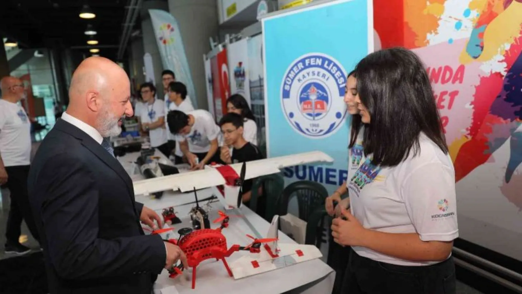 Sınır tanımayan teknoloji festivali 'Kocafest'te gençlerin hayalleri gerçekleşiyor