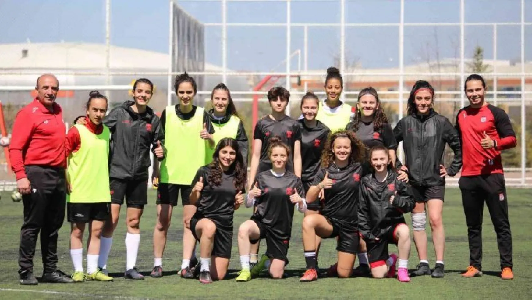Sivasspor Kadın Futbol Takımı'nın hedefi lider ALG