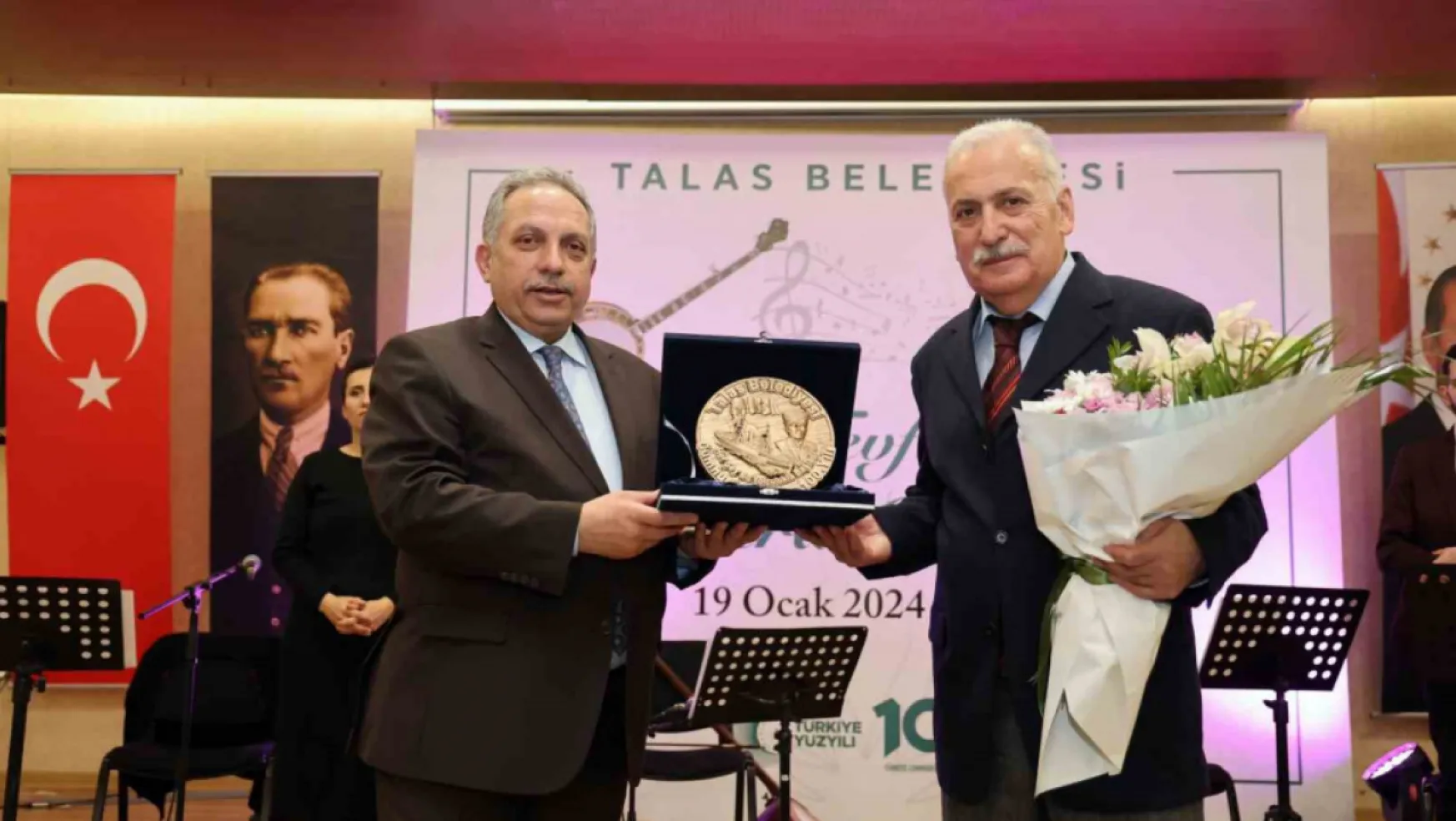 Talas'ta Tanburi Tevfik Soyata'dan musiki faslı