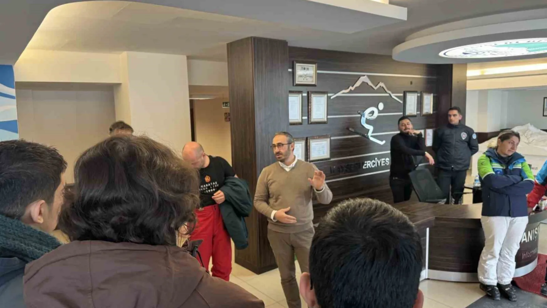 İstanbul Kabataş Lisesi öğretmen ve  öğrencileri Erciyes'te buluştu
