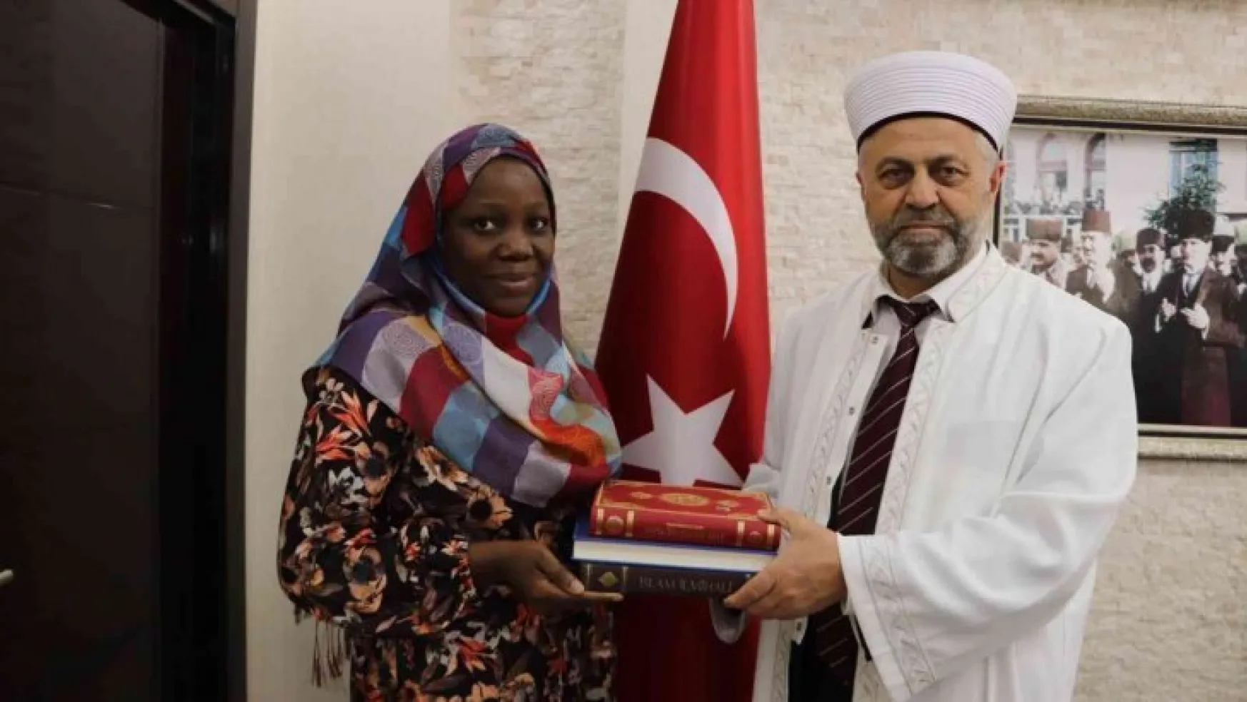 Uganda vatandaşı Marygorret Naggujja, İslam'ı seçerek Müslüman oldu