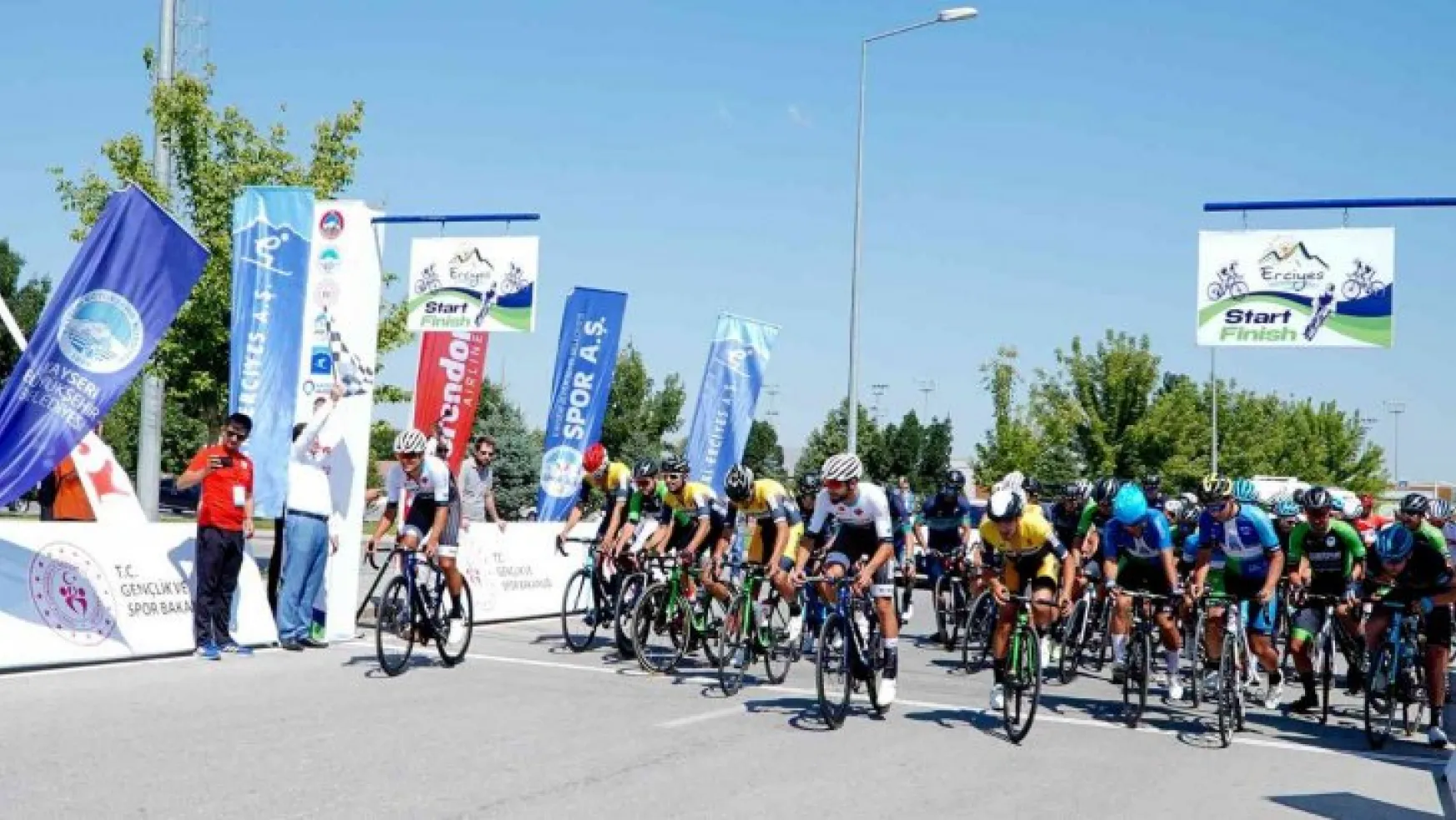 Uluslararası Bisiklet Yarışması Tomarza'da start aldı