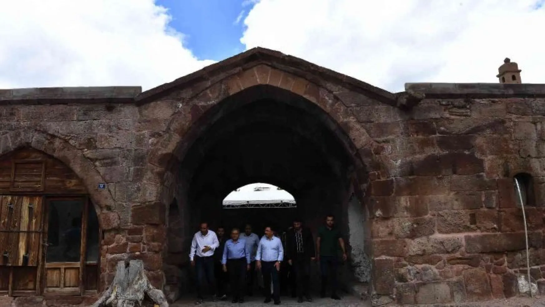 Valilik ve Büyükşehir'den Tarihi İncesu Arasta Çarşısı'na Kayseri'ye Özgü dokunuş