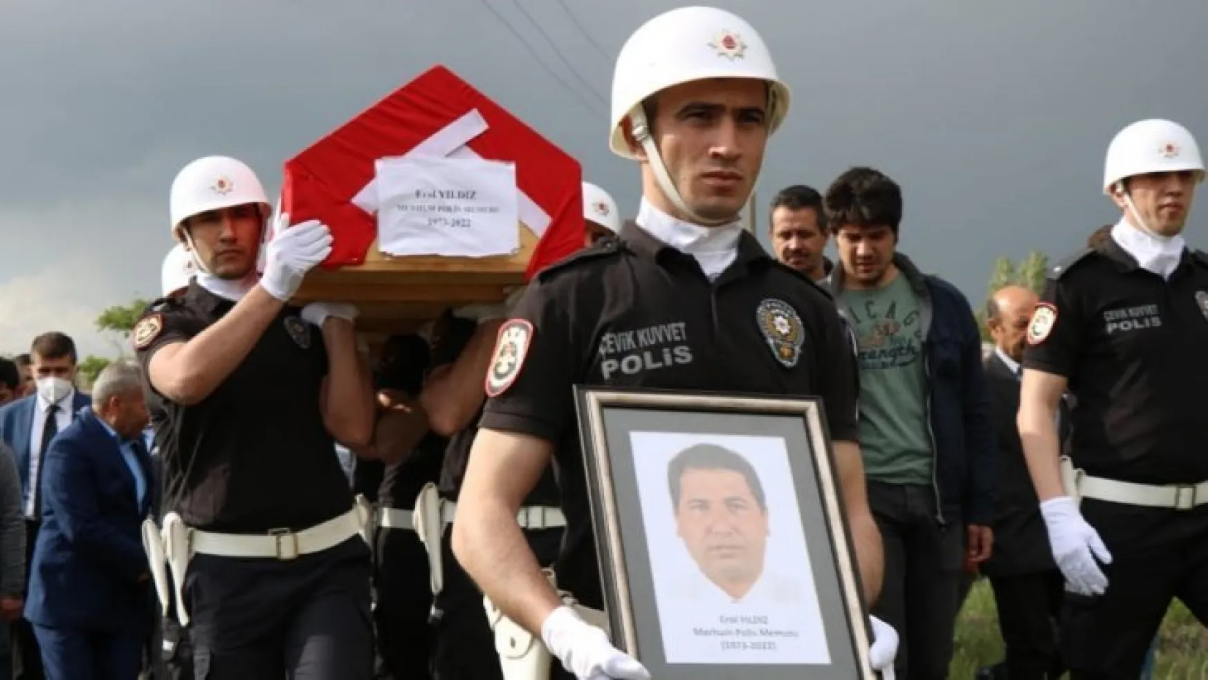 Yazıcıoğlu'nun Koruma Polisi Yıldız son yolculuğuna uğurlandı