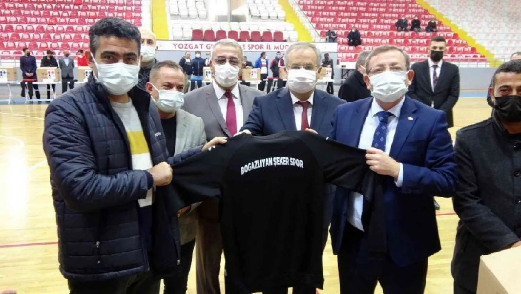 Yozgat'ta amatör spor kulüplerine malzeme desteği yapıldı