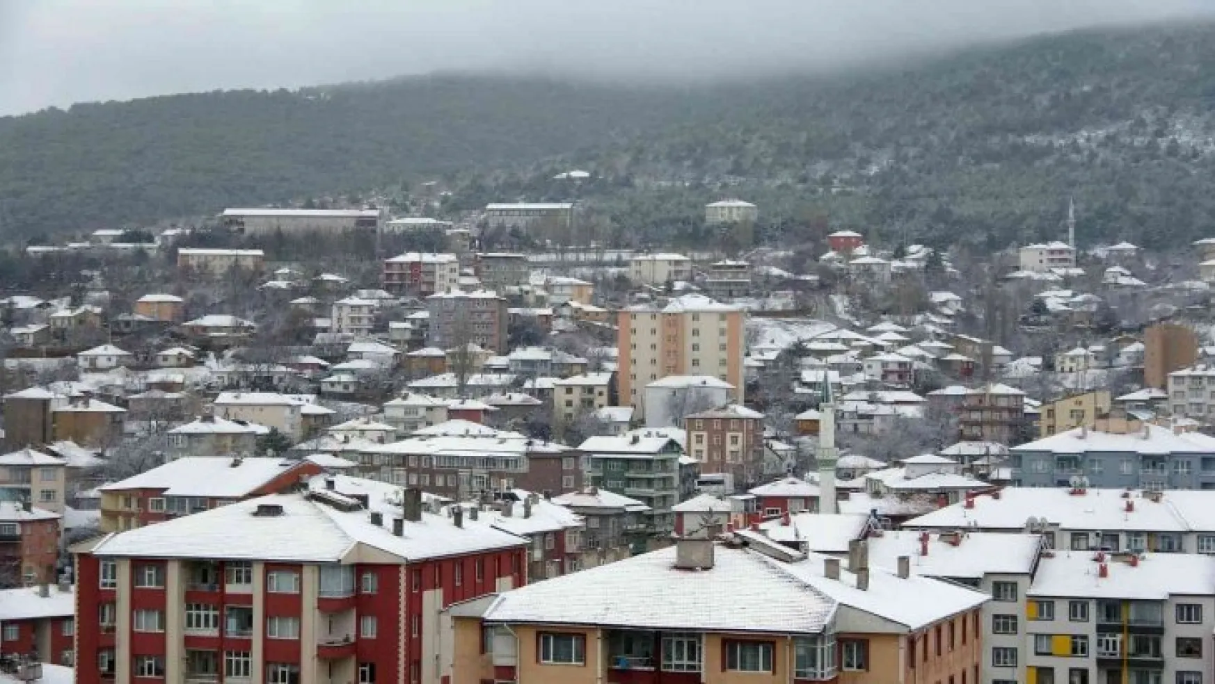 Yozgat'ta Nisan ayında kar yağışı etkili oldu