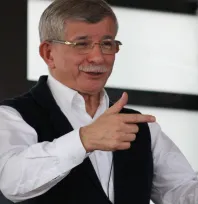 Ahmet Davutoğlu: 'Türkçe ne kadar kutsalsa Kürtçe de o kadar kutsaldır'