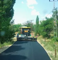 Akkışla'da 1500 metrelik sıcak asfalt çalışması