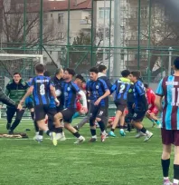 Amatör maçtan sonra saha karıştı