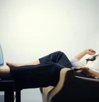 Araştırmalara göre uzun süre oturmak beyninizi küçültebilir