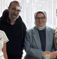 Ayşe Böhürler'den gazeteci Agaşe'ye geçmiş olsun ziyareti