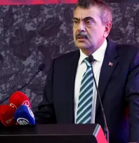 Bakan Tekin açıkladı: Okullarda ara tatil kalkabilir