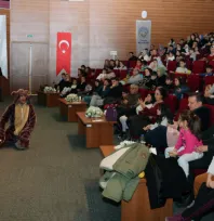 Başkan Amca'dan Çocuklara Karne Hediyesi Tiyatro Şöleni