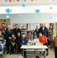 Bünyan'da öğrencilere karaçam tohumu dağıtıldı