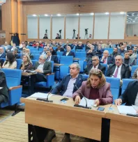 Büyükşehir Meclisi'nde emeklilere et ve ekmek yardım önergesi gerginliği