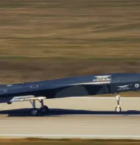 Dünyada ilk: Bayraktar Kızılelma insansız savaş uçağı ile havadan havaya füze ile hedefini vurdu