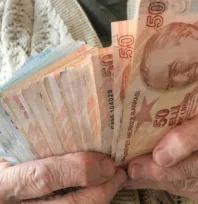 En düşük emekli maaşı 20 bin lira oldu