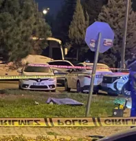 Eşi tarafından sokak ortasında bıçaklanan kadın hayatını kaybetti