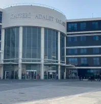 Eski eşini bıçakla yaralayan şahsın yeniden yargılaması yapıldı