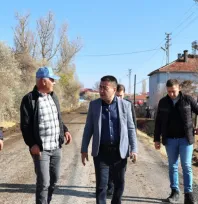 Hazarşah Mahallesi'nde sıcak asfalt çalışmaları başladı