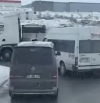 İşçi servisiyle TIR'ın karıştığı kazada 11 kişi yaralandı