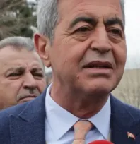 İYİ Partili Yücel, Melikgazi Halk Eğitim Merkezi'ne, 'Kayseri'de bir sanayi kurdunuz da biz mi farkında değiliz?'