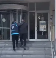 Kadına kalkan el kırıldı: Tüfeği ile yakalandı