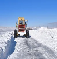 Kar temizleme çalışmaları aralıksız sürüyor