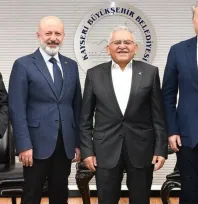 Kayseri'de belediye şirketlerinde maaşlar 72 bin TL'ye yükseldi